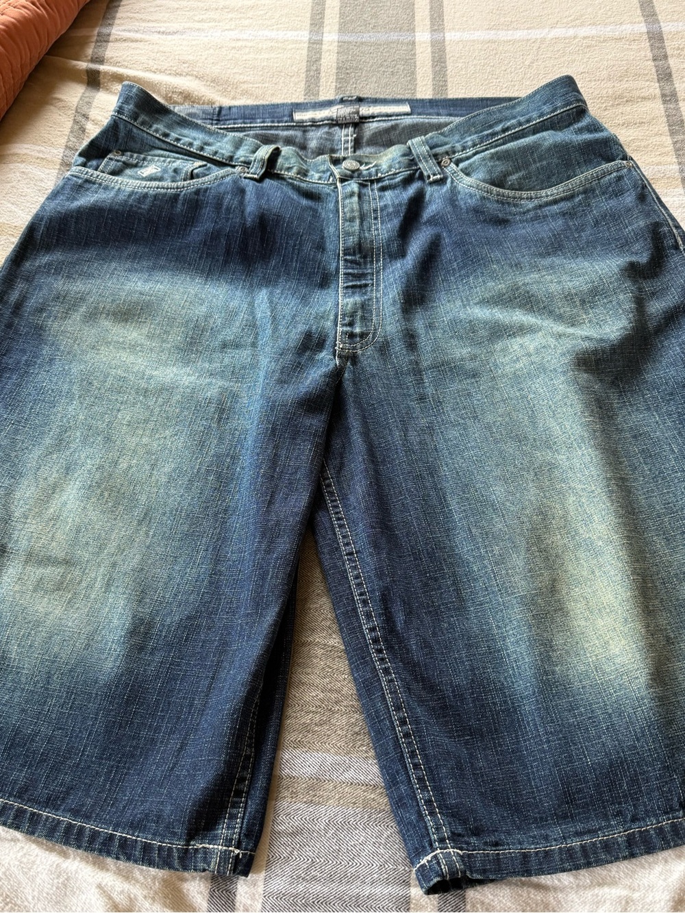 Vintage denim Y2K Enyce Jean shorts. Available in a size 36.